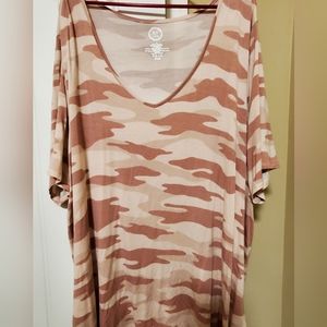 Womens Plus Size Shirt from Maurices. Size 4X.